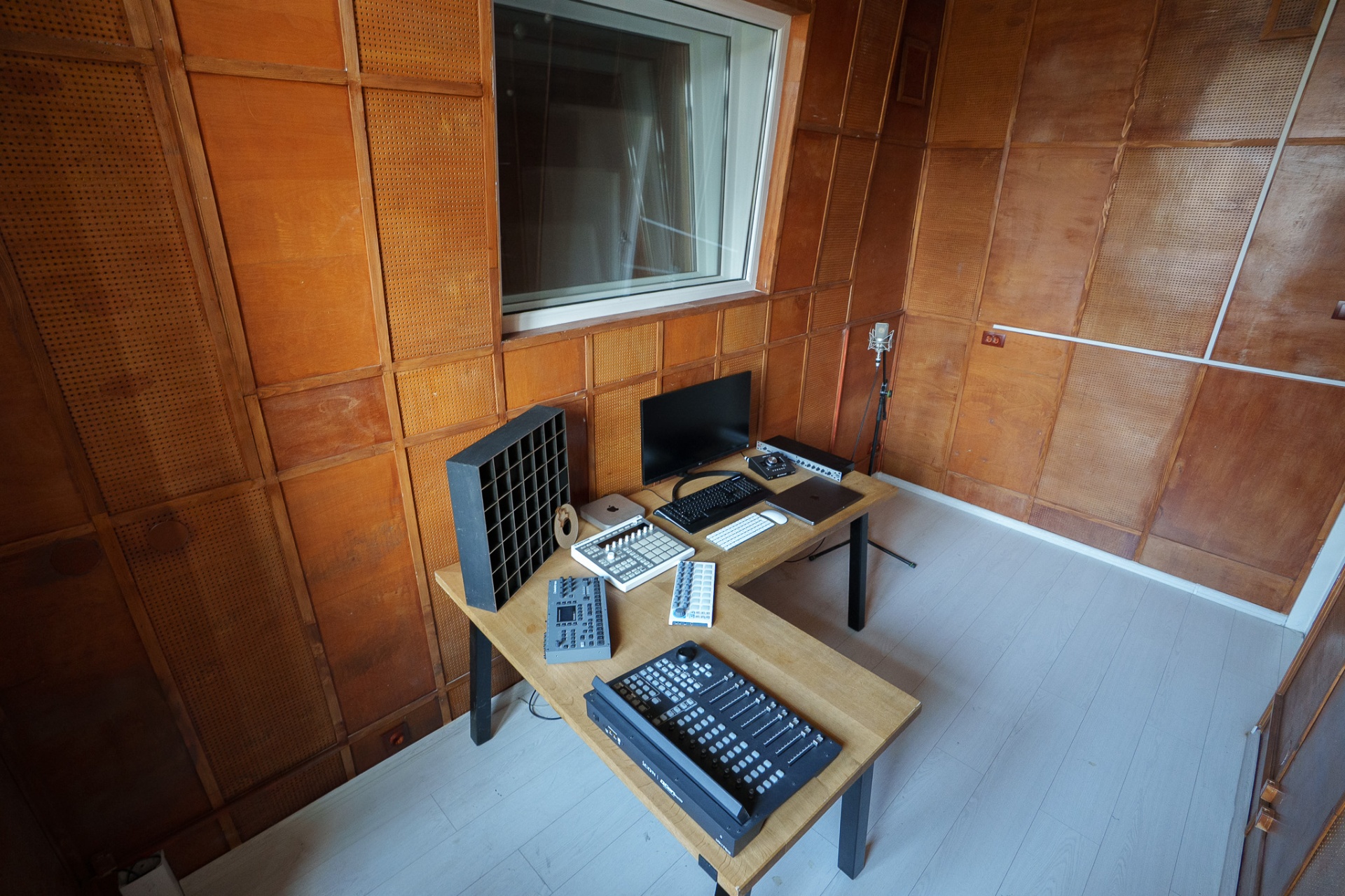 Studio de Producție B